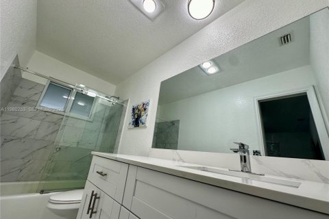 Villa ou maison à louer à Boynton Beach, Floride: 3 chambres, 121.42 m2 № 2045323 - photo 11