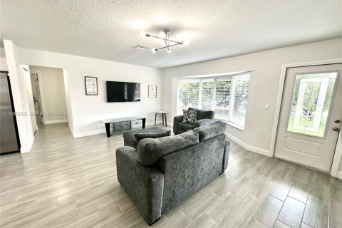 Villa ou maison à louer à Boynton Beach, Floride: 3 chambres, 121.42 m2 № 2045323 - photo 22