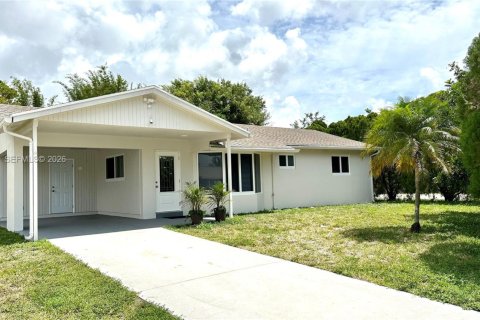 Villa ou maison à Boynton Beach, Floride 3 chambres, 121.42 m2 № 2045323