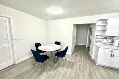 Villa ou maison à louer à Boynton Beach, Floride: 3 chambres, 121.42 m2 № 2045323 - photo 7