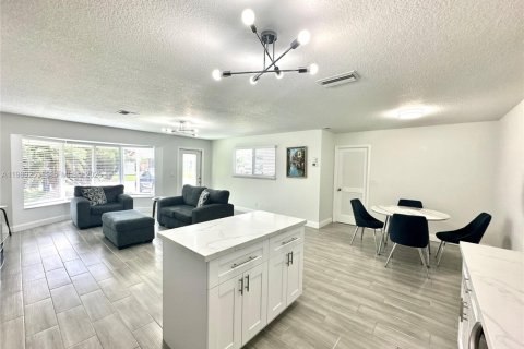 Villa ou maison à louer à Boynton Beach, Floride: 3 chambres, 121.42 m2 № 2045323 - photo 6