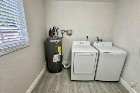 Villa ou maison à louer à Boynton Beach, Floride: 3 chambres, 121.42 m2 № 2045323 - photo 16