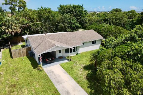 Villa ou maison à louer à Boynton Beach, Floride: 3 chambres, 121.42 m2 № 2045323 - photo 2
