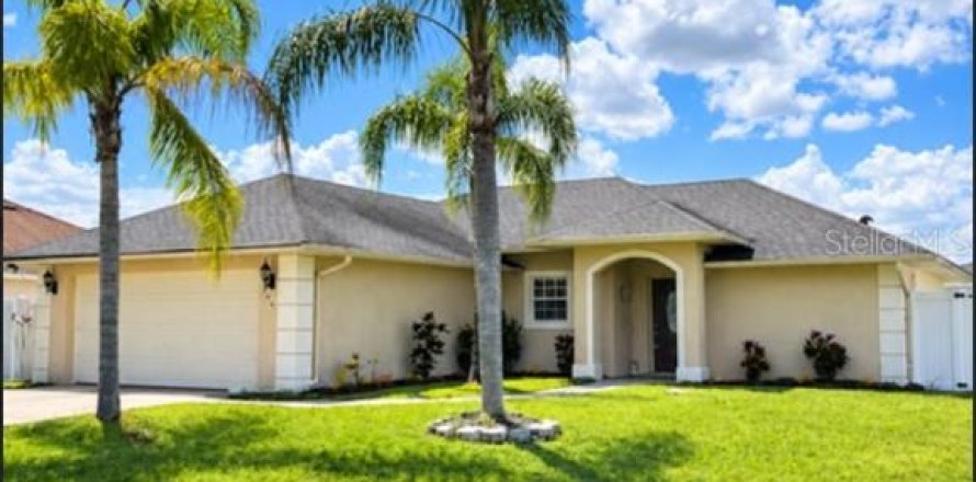 Villa ou maison à Kissimmee, Floride 3 chambres, 107.12 m2 № 2387707