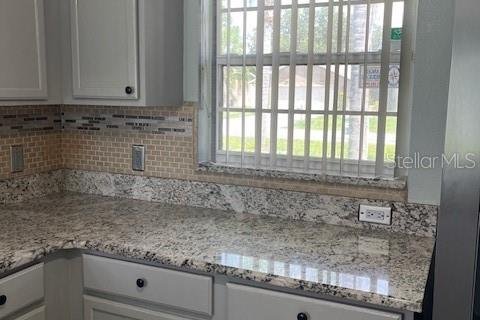 Villa ou maison à louer à Kissimmee, Floride: 3 chambres, 107.12 m2 № 2387707 - photo 11