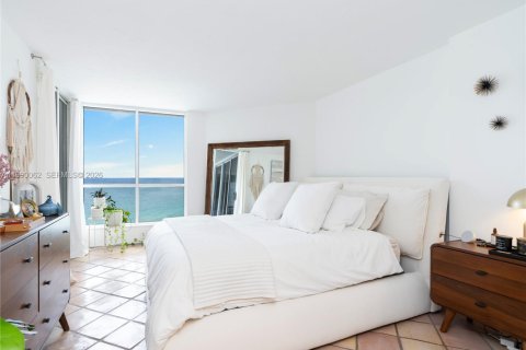 Copropriété à vendre à Miami Beach, Floride: 2 chambres, 109.62 m2 № 2052050 - photo 13