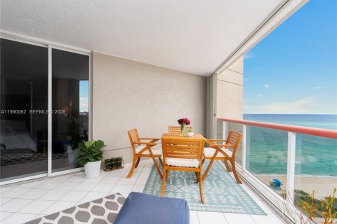 Copropriété à vendre à Miami Beach, Floride: 2 chambres, 109.62 m2 № 2052050 - photo 2