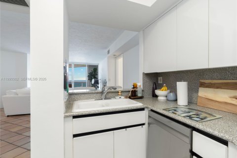 Copropriété à vendre à Miami Beach, Floride: 2 chambres, 109.62 m2 № 2052050 - photo 12
