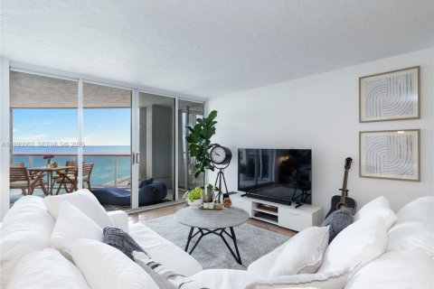 Copropriété à vendre à Miami Beach, Floride: 2 chambres, 109.62 m2 № 2052050 - photo 7