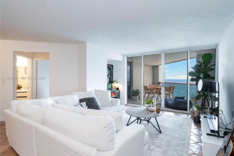Copropriété à vendre à Miami Beach, Floride: 2 chambres, 109.62 m2 № 2052050 - photo 6