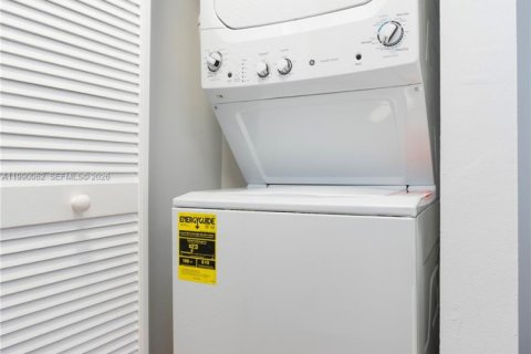 Copropriété à vendre à Miami Beach, Floride: 2 chambres, 109.62 m2 № 2052050 - photo 20