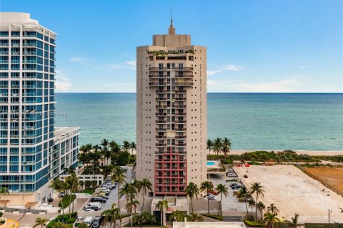 Copropriété à vendre à Miami Beach, Floride: 2 chambres, 109.62 m2 № 2052050 - photo 1