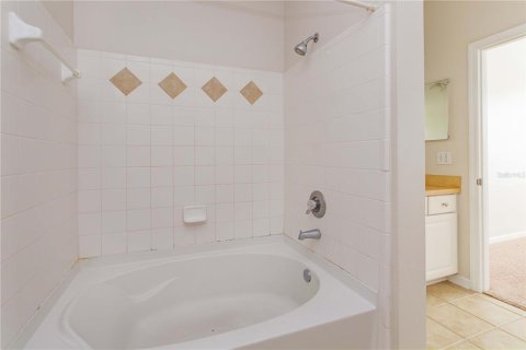 Condo in Orlando, Florida, 2 bedrooms № 2103599 - photo 15