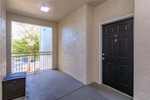 Condo in Orlando, Florida, 2 bedrooms № 2103599 - photo 2
