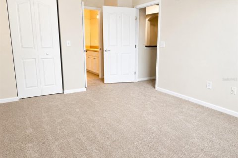 Condo in Orlando, Florida, 2 bedrooms № 2103599 - photo 13