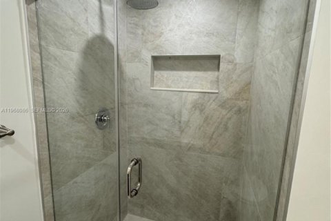 Купить кондоминиум в Хайалиа, Флорида 2 спальни, 93.46м2, № 2030465 - фото 7