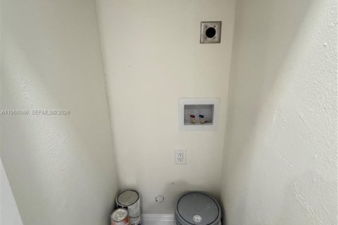 Купить кондоминиум в Хайалиа, Флорида 2 спальни, 93.46м2, № 2030465 - фото 17