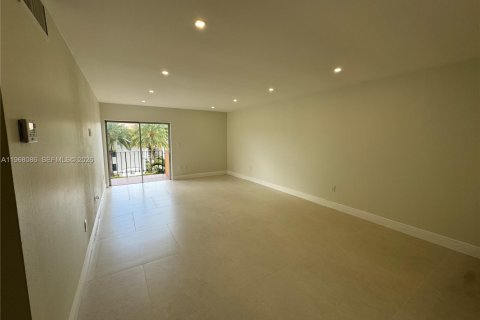 Купить кондоминиум в Хайалиа, Флорида 2 спальни, 93.46м2, № 2030465 - фото 2