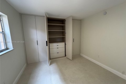 Купить кондоминиум в Хайалиа, Флорида 2 спальни, 93.46м2, № 2030465 - фото 6