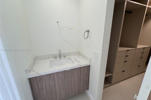 Купить кондоминиум в Хайалиа, Флорида 2 спальни, 93.46м2, № 2030465 - фото 26