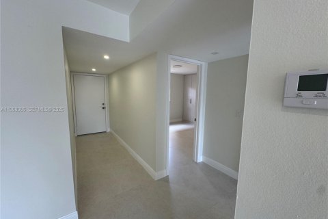 Купить кондоминиум в Хайалиа, Флорида 2 спальни, 93.46м2, № 2030465 - фото 18