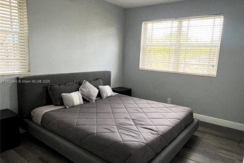 Casa en venta en Fort Lauderdale, Florida, 3 dormitorios, 95.32 m2 № 2018826 - foto 22