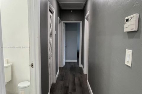 Casa en venta en Fort Lauderdale, Florida, 3 dormitorios, 95.32 m2 № 2018826 - foto 12
