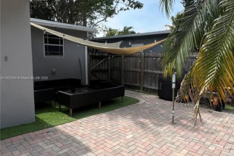 Casa en venta en Fort Lauderdale, Florida, 3 dormitorios, 95.32 m2 № 2018826 - foto 18