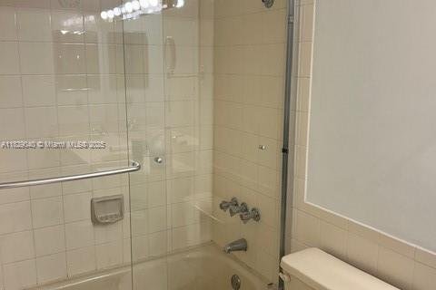 Condo in Surfside, Florida, 2 bedrooms  № 1921029 - photo 15