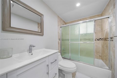 Снять в аренду кондоминиум в Майами, Флорида 2 спальни, 89.65м2, № 1954848 - фото 15