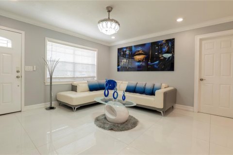 Villa ou maison à louer à Spring Hill, Floride: 3 chambres, 119.75 m2 № 2400476 - photo 2