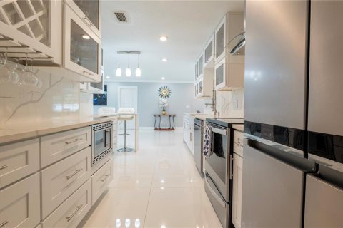 Villa ou maison à louer à Spring Hill, Floride: 3 chambres, 119.75 m2 № 2400476 - photo 10