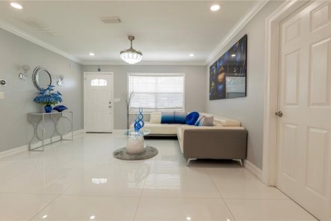 Villa ou maison à louer à Spring Hill, Floride: 3 chambres, 119.75 m2 № 2400476 - photo 5