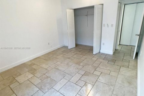 Condo in Aventura, Florida, 2 bedrooms  № 2001719 - photo 6