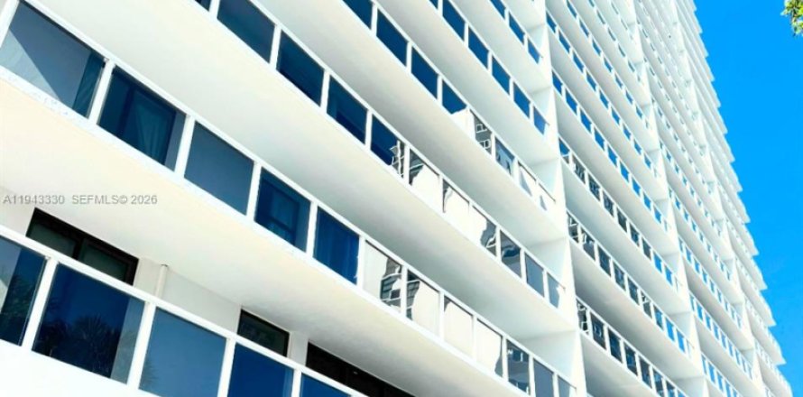 Condo in Aventura, Florida, 2 bedrooms  № 2001719