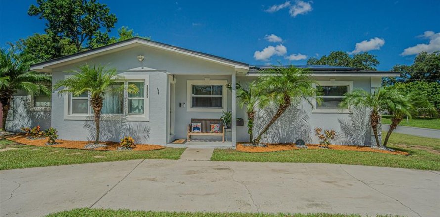 House in Lakeland, Florida 4 bedrooms, 159.14 sq.m. № 1847921