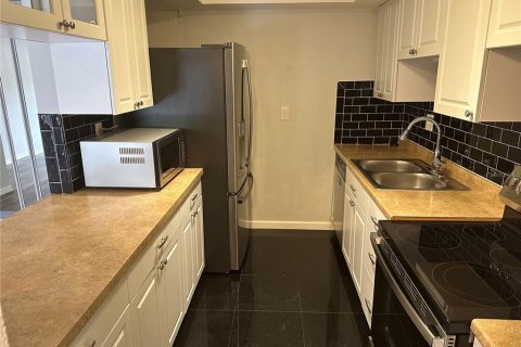 Condominio en alquiler en Saint Petersburg, Florida, 2 dormitorios, 82.22 m2 № 1903309 - foto 5