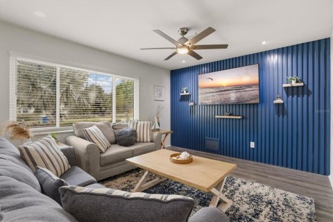 House in Venice, Florida 3 bedrooms, 147.16 sq.m. № 2118845 - photo 8