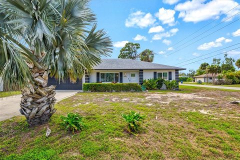 House in Venice, Florida 3 bedrooms, 147.16 sq.m. № 2118845 - photo 3