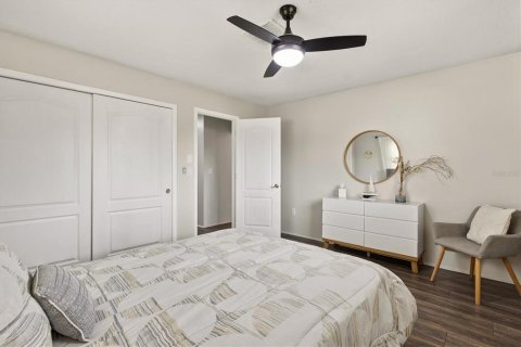 House in Venice, Florida 3 bedrooms, 147.16 sq.m. № 2118845 - photo 25