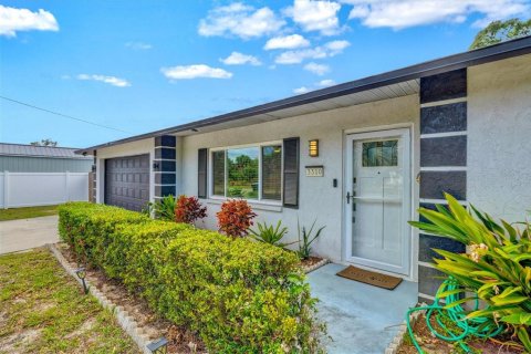 House in Venice, Florida 3 bedrooms, 147.16 sq.m. № 2118845 - photo 4