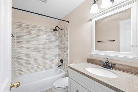 Casa en alquiler en Tampa, Florida, 3 dormitorios, 160.91 m2 № 1908283 - foto 12