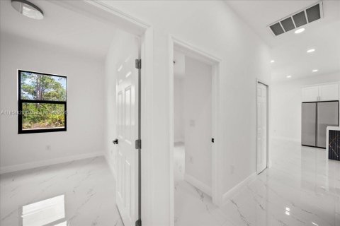 House in Lehigh Acres, Florida 3 bedrooms № 1878812 - photo 21