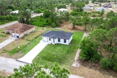 House in Lehigh Acres, Florida 3 bedrooms № 1878812 - photo 9