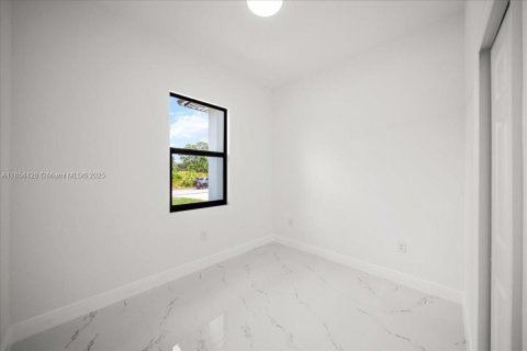 House in Lehigh Acres, Florida 3 bedrooms № 1878812 - photo 24