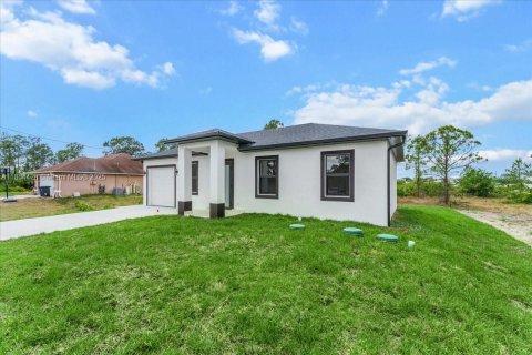 House in Lehigh Acres, Florida 3 bedrooms № 1878812 - photo 3