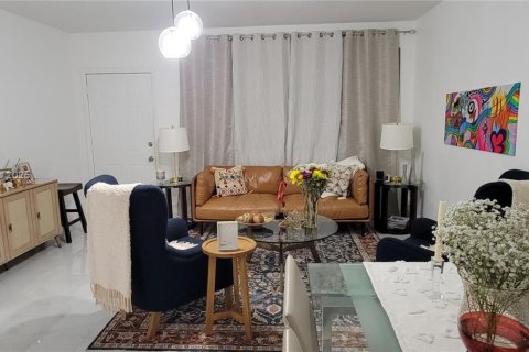 Condominio en venta en Miami Beach, Florida, 2 dormitorios, 79.9 m2 № 2076846 - foto 9