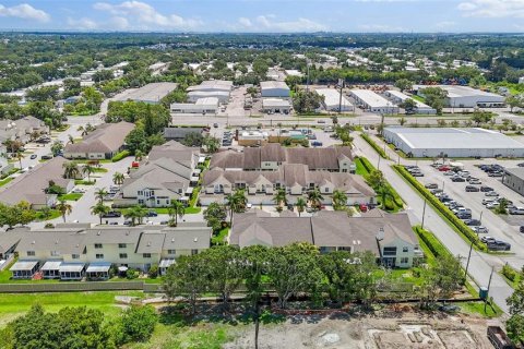 Townhouse in Largo, Florida 3 bedrooms, 157.19 sq.m. № 1803371 - photo 28