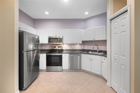 Townhouse in Largo, Florida 3 bedrooms, 157.19 sq.m. № 1803371 - photo 8