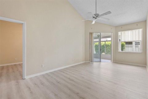 Townhouse in Largo, Florida 3 bedrooms, 157.19 sq.m. № 1803371 - photo 7